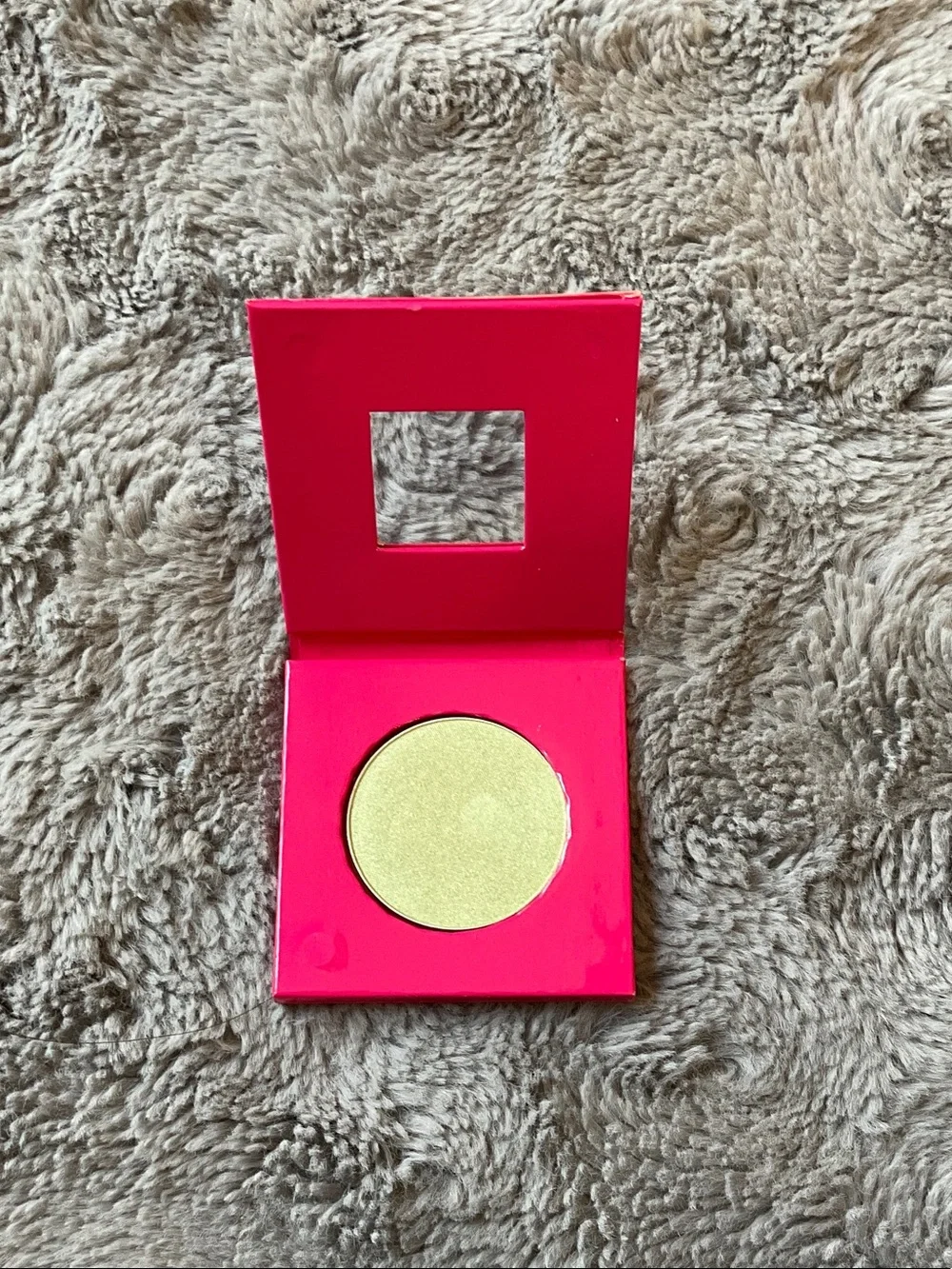 BedHead Cyberoptics Eyeshadow in Bright Lime